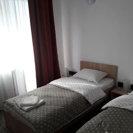 Cazare Neu-Arad Autostrada Apartment Exterior photo