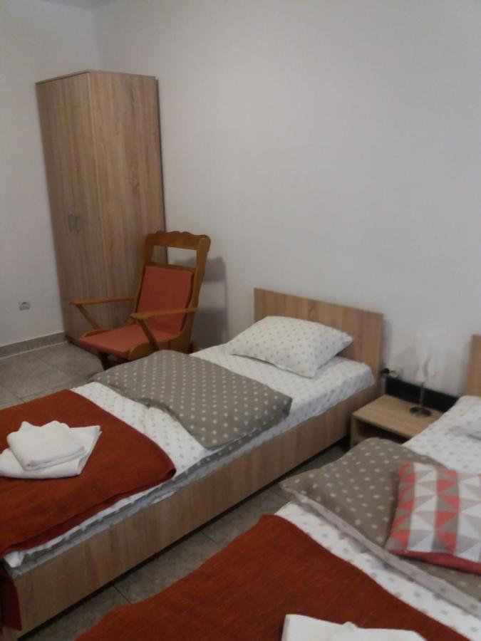 Cazare Neu-Arad Autostrada Apartment Exterior photo