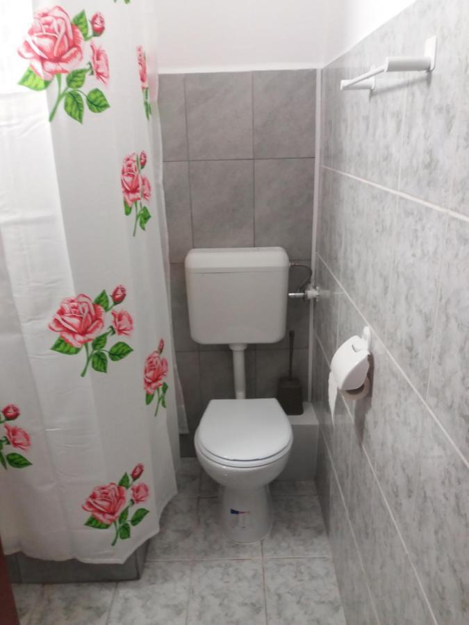 Cazare Neu-Arad Autostrada Apartment Exterior photo
